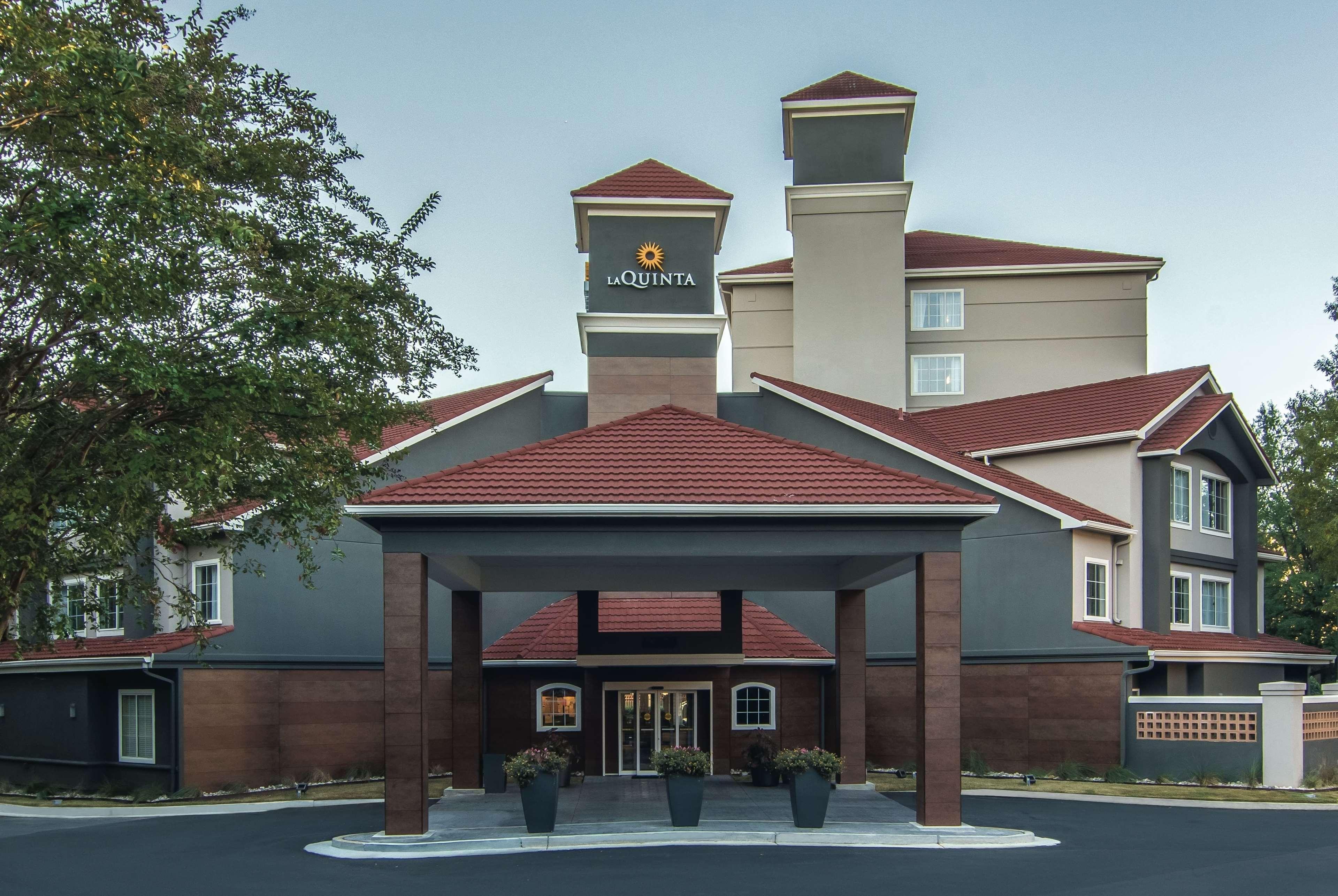 La Quinta By Wyndham Atlanta Perimeter Medical Hotel Sandy Springs Exterior photo