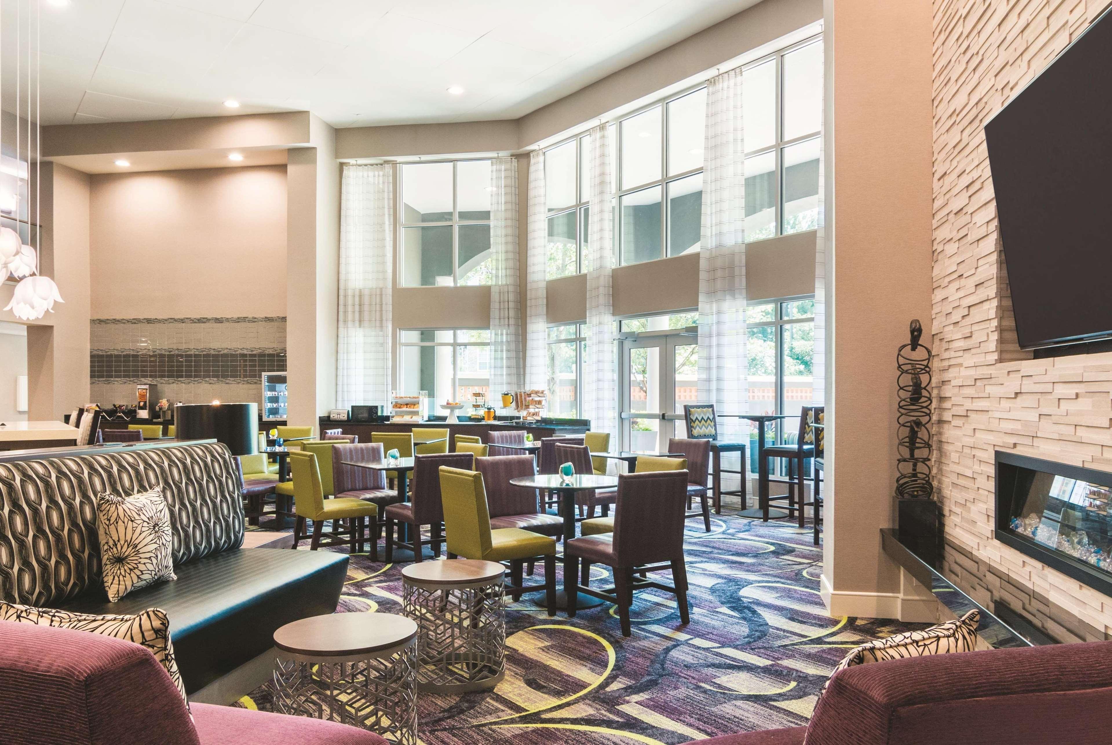 La Quinta By Wyndham Atlanta Perimeter Medical Hotel Sandy Springs Exterior photo