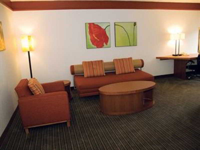 La Quinta By Wyndham Atlanta Perimeter Medical Hotel Sandy Springs Exterior photo